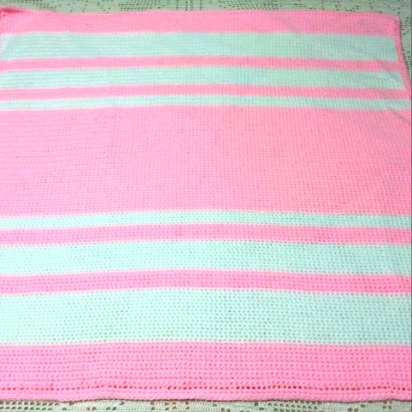 NWOT Handcrafted Crocheted Baby Afghan - Picture 6 of 6